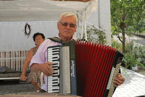 GROM GA UDARIO, SAHRANILI GA ŽIVOG, LOPOVI GA OTKOPALI Kad su mu otvorili GROB, zaledili se! To nije NAJMORBIDNIJA legenda o njemu