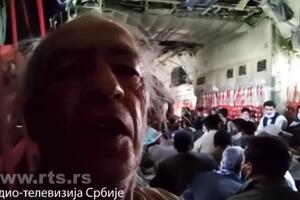 POSLEDNJI LET IZ AVGANISTANA: Dramatičan izveštaj Mikija Stojčića iz aviona za evakuaciju! Ovog puta bežimo preko Pakistana VIDEO