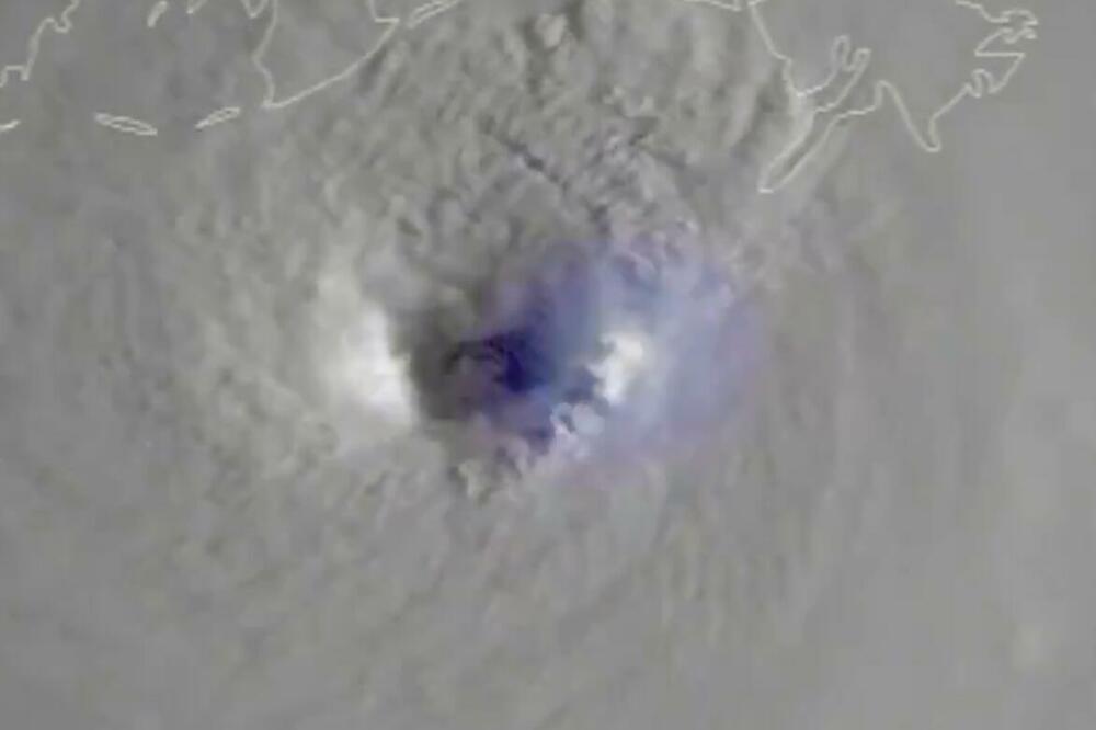 URAGAN IDA STIGAO DO OBALE SAD: Prva na udaru nevremena Luizijana! Ovako oluja izgleda iz satelita VIDEO