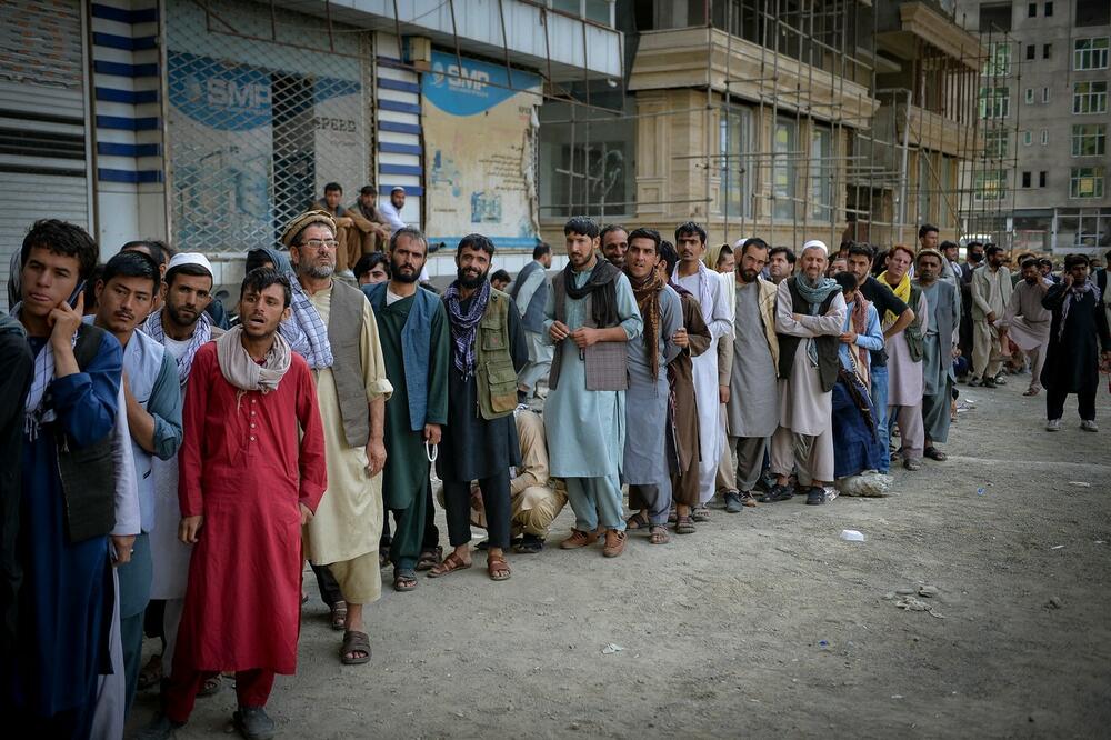 BRIGA ME DA LI ĆE ME NATERATI DA PUSTIM BRADU I NOSIM GALABIJU: Avganistance sa dolaskom talibana muči nešto mnogo važnije