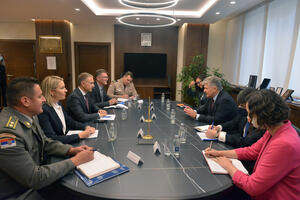 UNAPREĐENJE SARADNJE: Sastanak ministra Stefanovića sa pomoćnikom generalnog sekretara Ujedinjenih nacija Jenčom FOTO