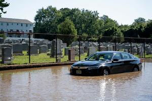 KATASTROFALNE POSLEDICE URAGANA IDA: Najmanje 46 poginulih u poplavama u SAD! Nema struje, krovovi oštećeni, podrumi poplavljeni