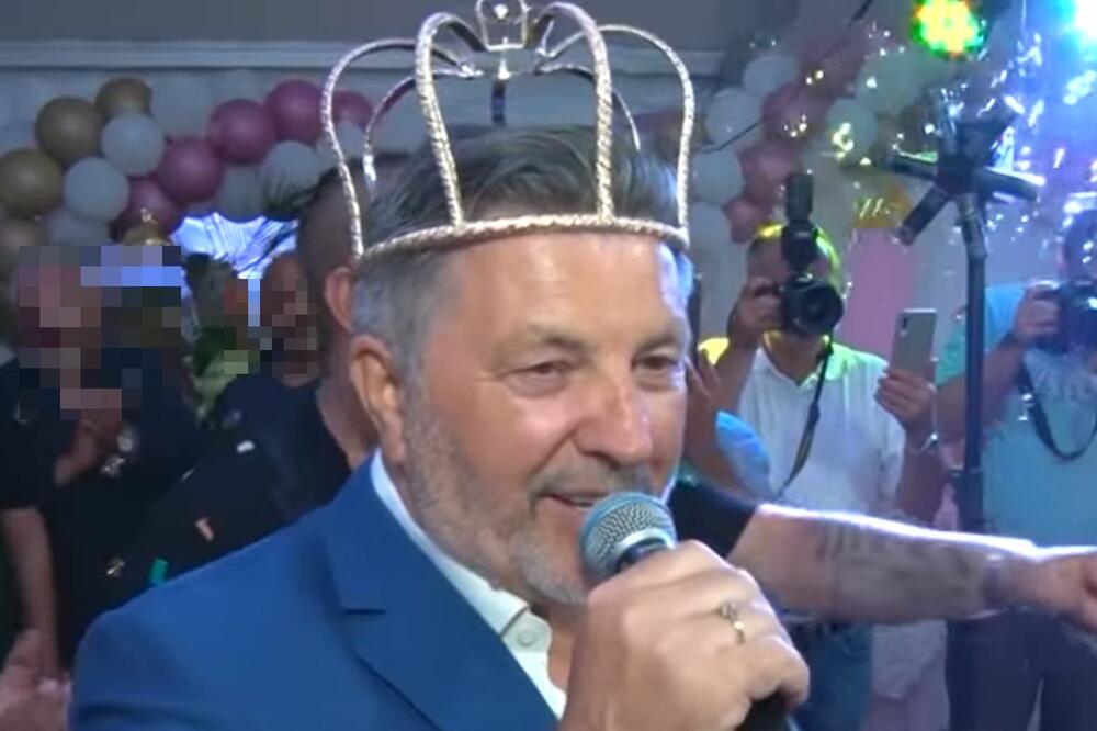 ŠERIF KONJEVIĆ POSTAO KRALJ: Na veselju pevača krunisali, poneo ZLATNU krunu: Ovo će pamtiti i oni kojima NIJE drago! (VIDEO)
