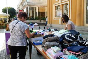 LOZNIČANI POMAŽU MALOM SUGRAĐANINU: Organizovali humanitarni bazar za Relju (FOTO)