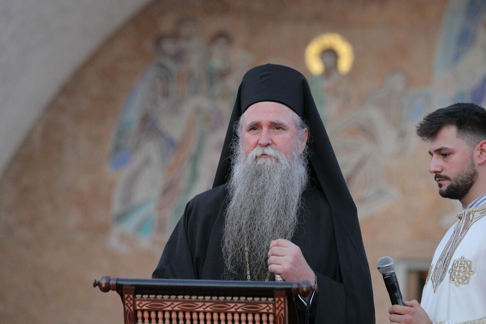 NEMA ODLAGANJA NI POMERANJA! Oglasila se Srpska pravoslavna crkva i potvrdila: USTOLIČENJE MITROPOLITA JOANIKIJA SUTRA NA CETINJU
