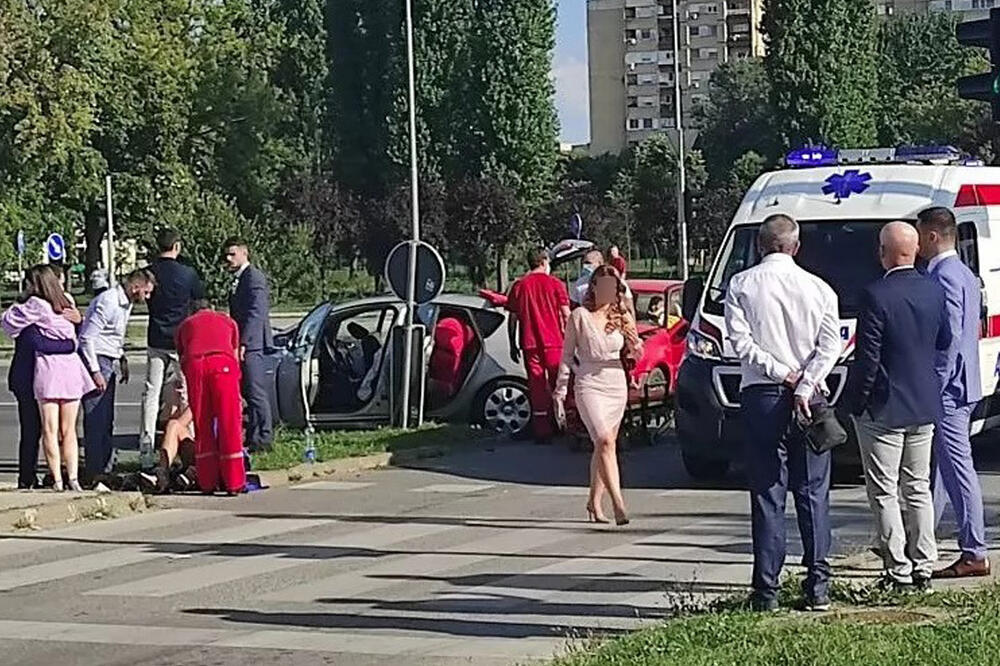 SVATOVI UMESTO NA SVADBENOM VESELJU KRVAVI ZAVRŠILI U URGENTNOM: Teška saobraćajka nadomak SALE ZA VENČANJE u Novom Sadu (FOTO)