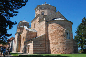 SANACIJA OŠTEĆENJA: Manastir Žiča kod Kraljeva prepoznatljivu crvenu boju dobiće za dve-tri godine