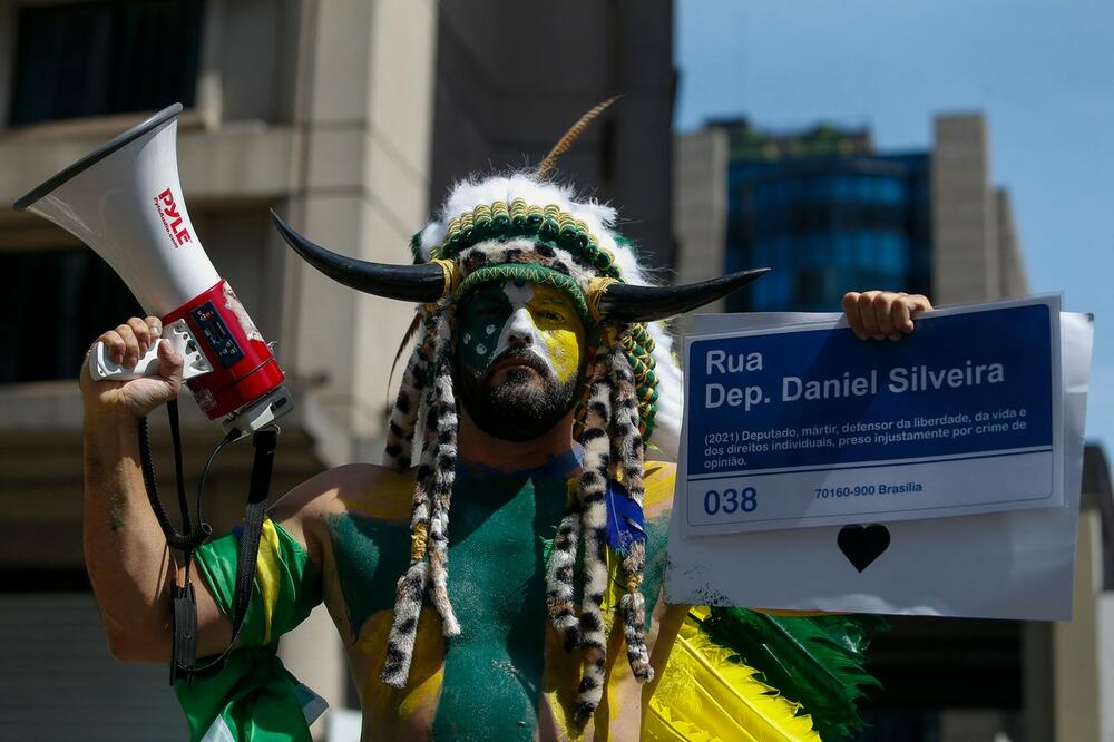 Sao Paulo, rogovi, Žair Bolsonaro, protest, Brazil