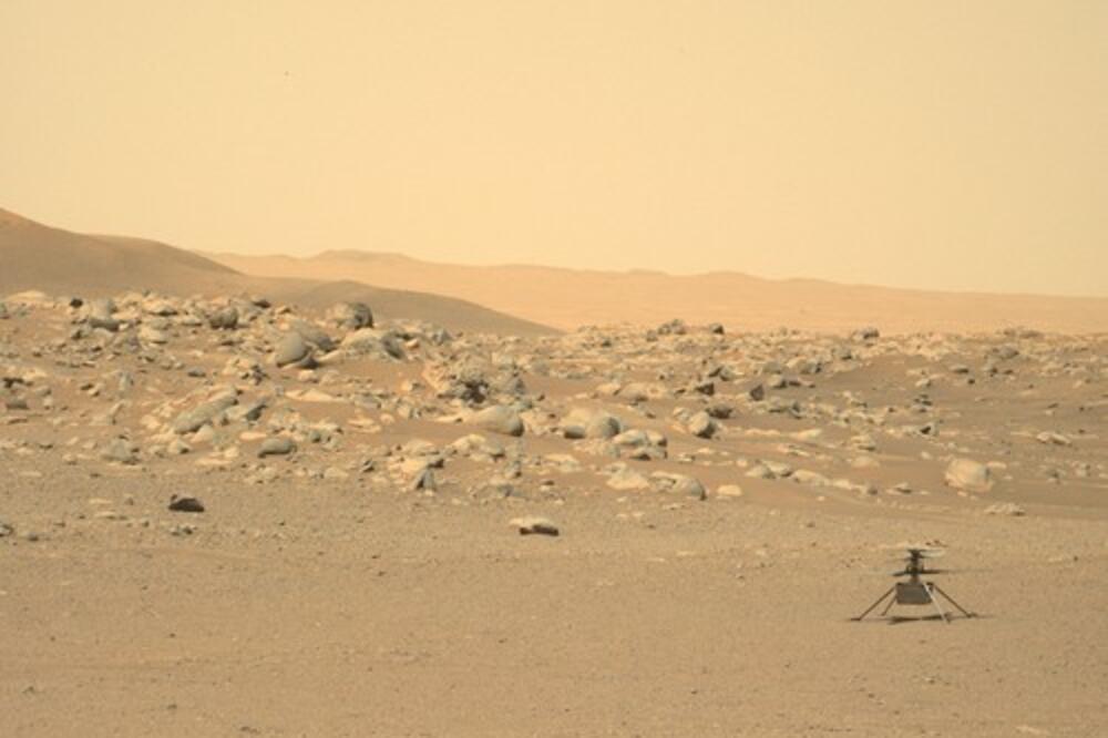 NEMA NAMERU DA SE PENZIONIŠE: Nasin helikopter na Marsu leteo već 12 puta!