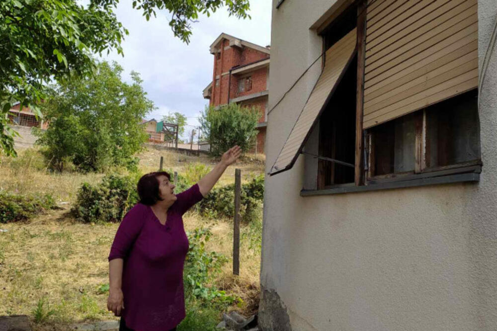 TEROR NE PRESTAJE: Albanci kamenovali kuću srpske starice na Kosovu i upali u nju: Preplašena sam i na lekovima za smirenje!