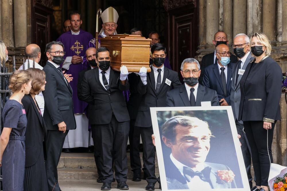 Žan Pol Belmondo, sahrana, počast, Francuska