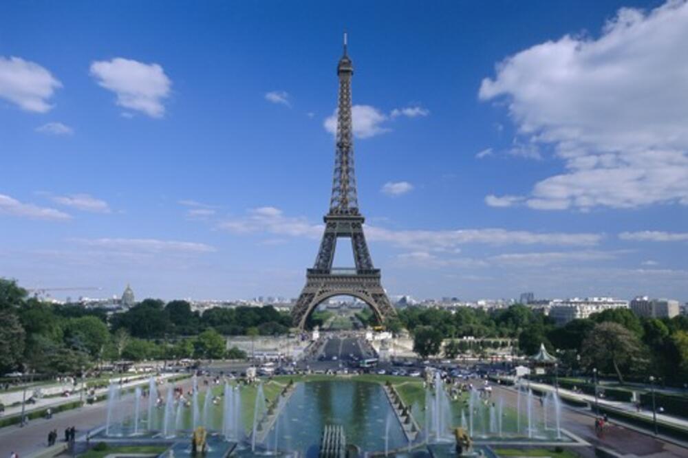 DA JE AJFEL ŽIV I VIDI KULU, DOBIO BI SRČANI UDAR: Popularna turistička destinacija i znamenitost Pariza u lošem stanju