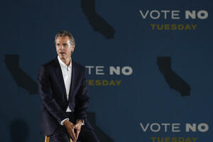 ZADRŽAO FUNKCIJU: Kalifornijski guverner ostaje na vlasti nakon referenduma za opoziv