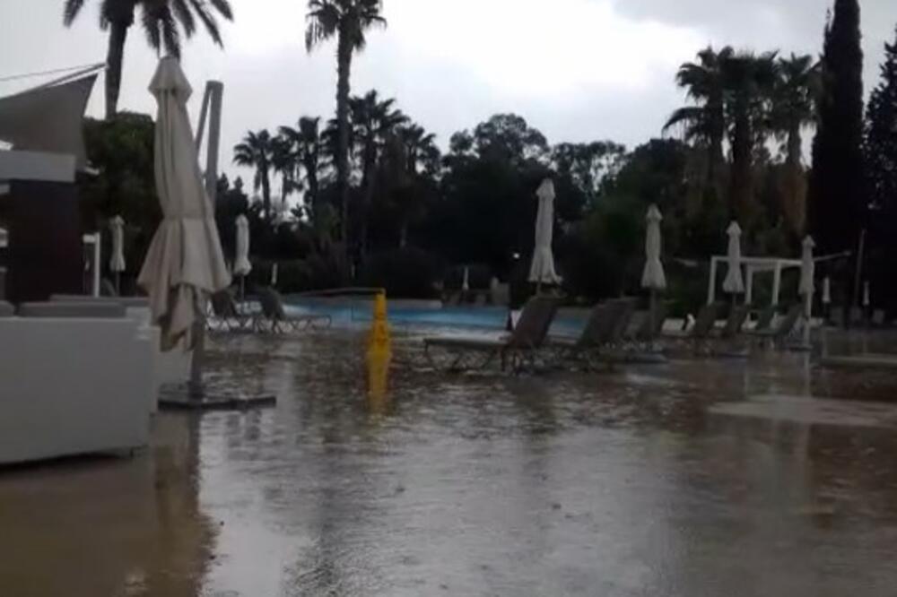 PARTIZAN ĆE IGRATI U NEOČEKIVANIM USLOVIMA NA KIPRU: Kiša natopila Nikoziju, ništa od sunca i paklene vrućine KURIR TV