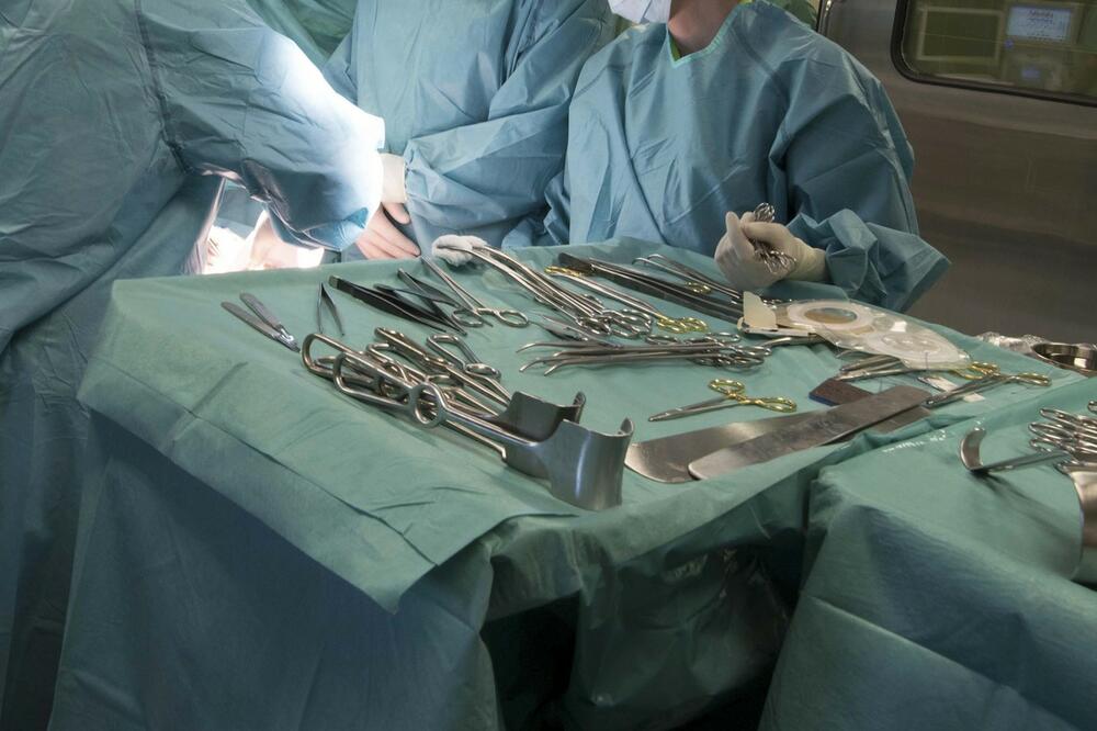 PACIJENTU 8 SATI PRIŠIVALI POKIDANE NERVE, 3 SATA GA OŽIVLJAVALI: U Srbiji urađena komplikovana operacija
