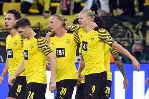 BUNDESLIGA: Dva gola Holanda za prvo mesto Dortmunda, remi Frajburga i Lajpciga! VIDEO
