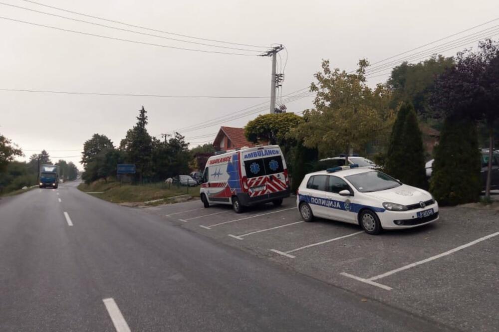 OKONČANA DRAMA U KRAGUJEVCU: Policija izvela čoveka koji je MAČETOM napao ekipu Hitne, pregovori trajali više od 3 sata! FOTO
