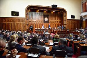 SKUPŠTINA USVOJILA DOPUNE ZAKONA O JEDINSTVENOM BIRAČKOM SPISKU: Čak 153 poslanika glasala "za"
