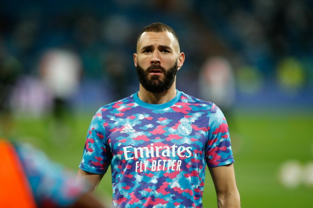 BENZEMA ČUDESNIM POTEZOM SRUŠIO REKORD MESIJA I RONALDA: Pogledajte iz svih uglova kako je Francuz leđima primirio loptu za gol