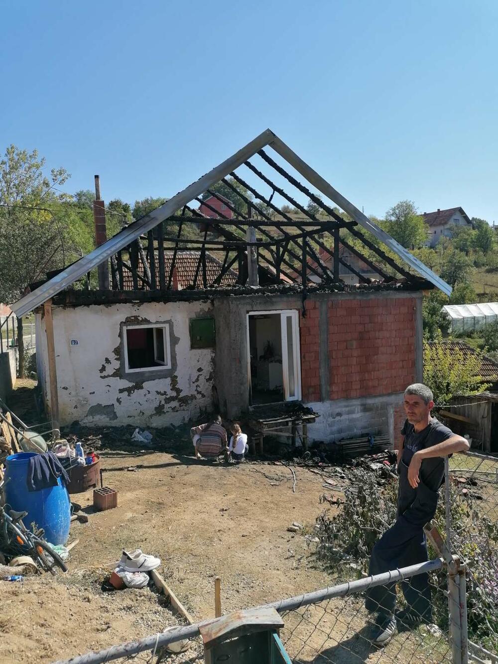 Kuršumlija, Petkovići, izgorela kuća, Bolnički potok