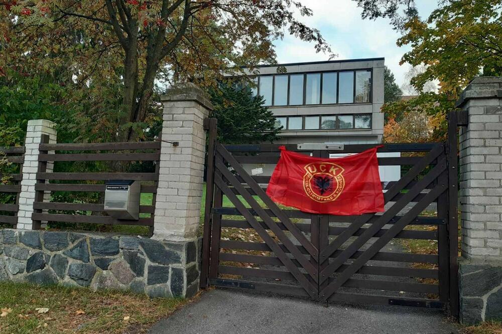 REAKCIJA: Ministarstvo spoljnih poslova osudilo isticanje zastave OVK na Ambasadi Srbije u Finskoj