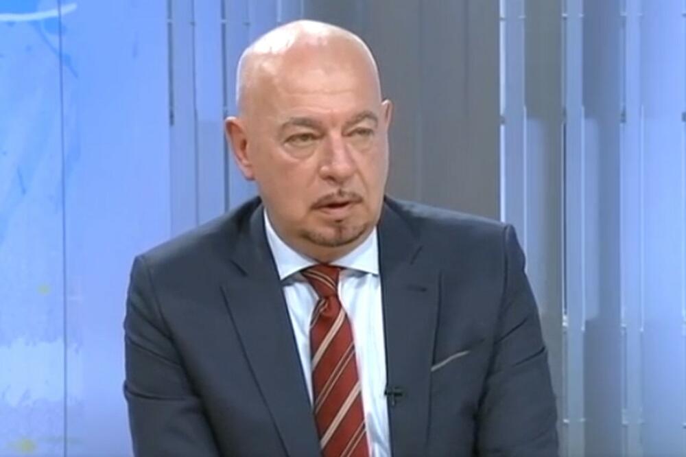 DR ZORAN BEKIĆ ZA KURIR: Svega 0,7 odsto građana ima četvrtu dozu vakcine! STARIJI I UGROŽENI DA SE VAKCINIŠU ŠTO PRE!