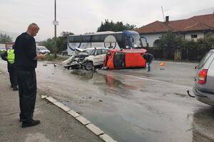 DETALJI STRAŠNE NESREĆE KOD SEVOJNA: BMW joj presekao put, Užičanka u ševroletu se zakucala u fijat! Petoro prevezeno u bolnicu