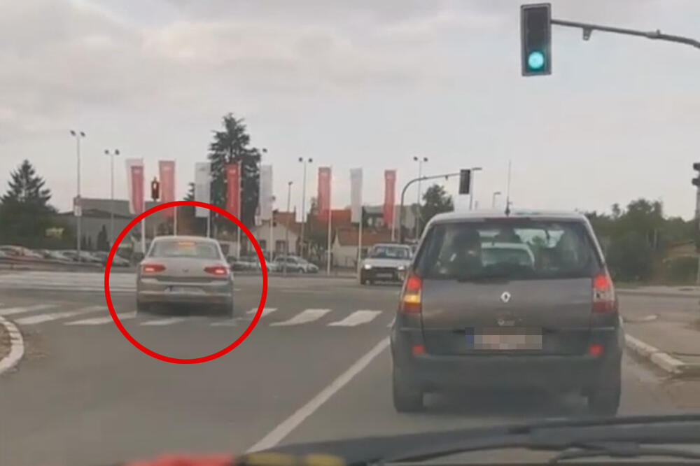 GOSPODIN NE MOŽE DA ČEKA NA SEMAFORU: Novi snimak bahate vožnje u Beogradu ULEĆE NA RASKRSNICU KAO FURIJA (VIDEO)