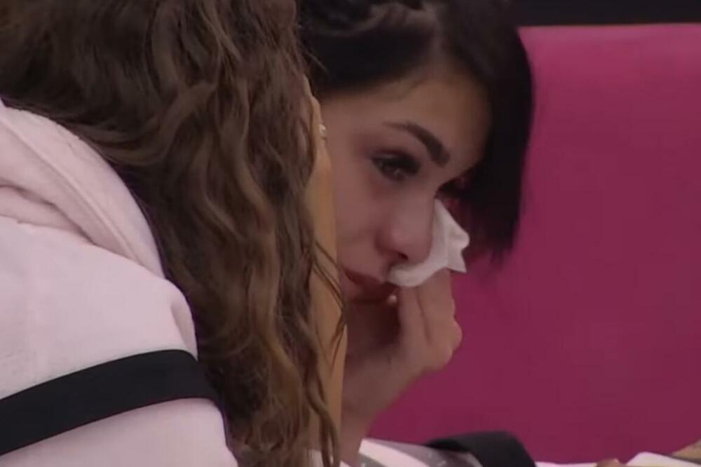 TEŠKO MI JE KAD PADNE NOĆ: Viktorija Mitrović guši se u suzama, stigle je MUKE, a Dalila joj dala BITAN SAVET za rijaliti! (VIDEO)