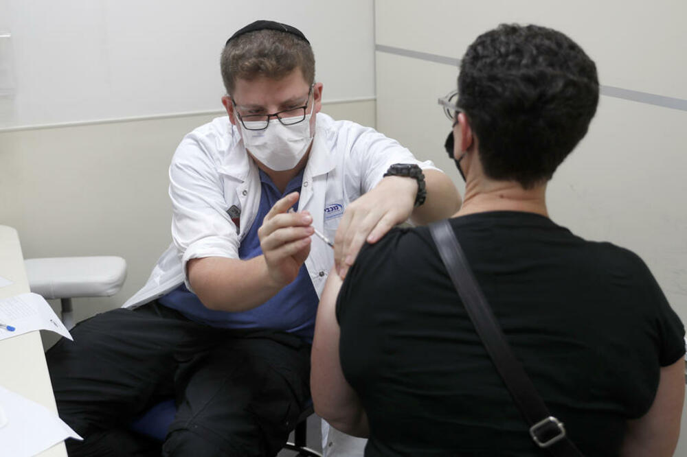 STRAH OD OMIKRONA: Izrael najavio i četvrtu dozu vakcine za starije od 60 i radnike u zdravstvu