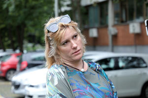 OD RIJALITI PROVOKATORA DO MEDIJATORA NA SUDU! Jelena Golubović promenila profesiju, pa se pohvalila DIPLOMOM! (FOTO)