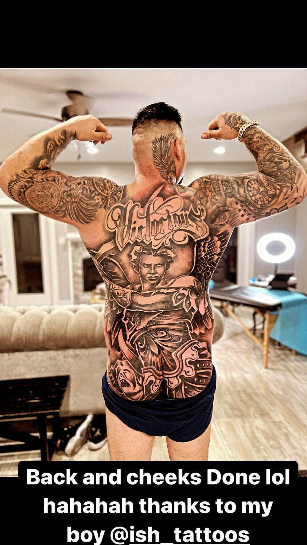 Endi Ruiz, boks, tetovaže