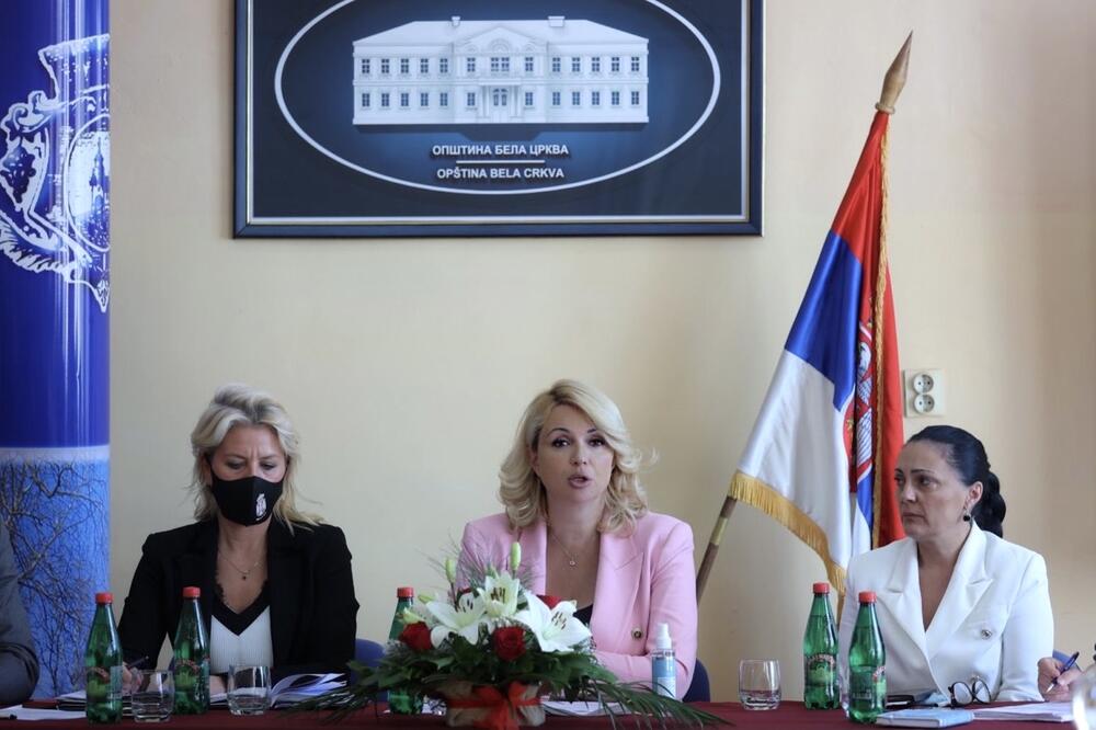 SRBIJA BEZ BARIJERA – MOZZART DONIRA VOZILO ZA OSOBE SA INVALIDITETOM IZ JUŽNOG BANATA