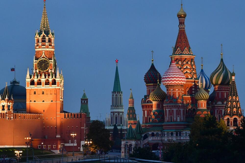 AMERIKA PROTERUJE RUSKE DIPLOMATE Moskva poručuje: Atmosfera je zatrovana RUSOFOBIJOM!