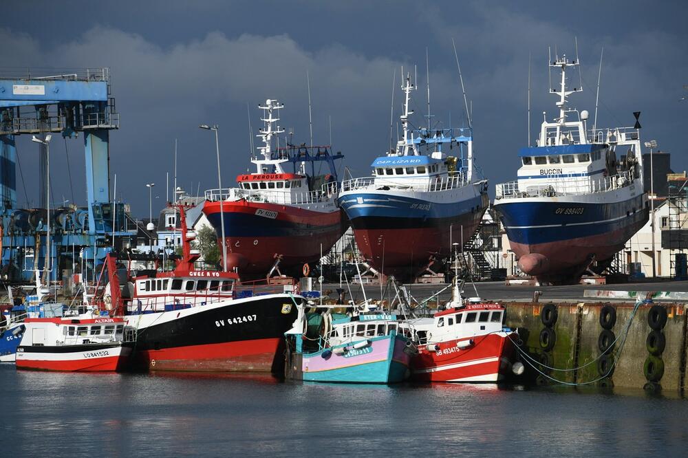 BREGZIT ULTIMATUM PARIZA LONDONU: Džersi neće imati struje ove zime ako naši ribari ne budu mogli da love u britanskim vodama