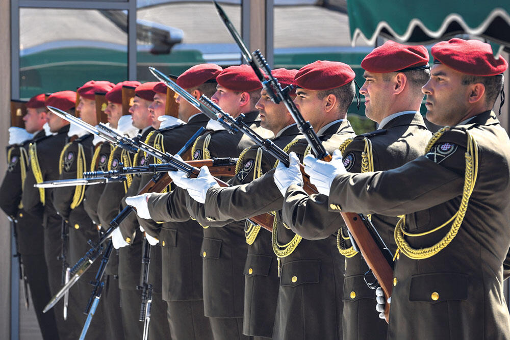 Svečanost... Počasna garda u Zagrebu