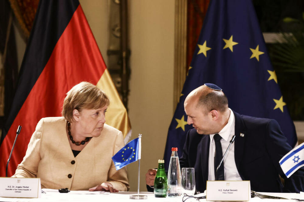 Angela Merkel, Naftali Benet