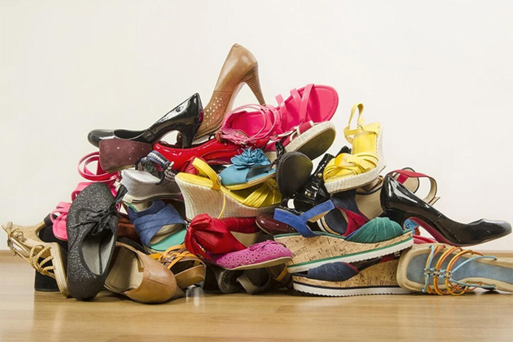 KRŠ U HODNIKU: Evo gde da spakujete obuću – 7 PUTA jeftinije rešenje od običnog cipelarnika!