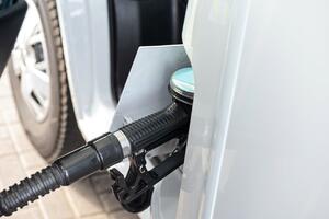 NAJSKUPLJE U ISTORIJI: Cena goriva u Nemačkoj oborila rekord iz 2012. godine!