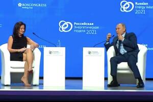 LEPA SI, ZGODNA, ALI NE SLUŠAŠ ŠTA TI GOVORIM: Putin pričao o gasnoj krizi i osuo paljbu po američkoj novinarki VIDEO