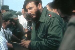 SMRT GA NIJE HTELA Ovo su najznačajnije zavere i atentati na Fidela Kastra! Od otrovne jakne i penkala do automata u kameri!