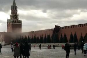 JAK VETAR OŠTETIO ZIDINE KREMLJA: Bura, kiša i grad izazvali haos u Moskvi VIDEO