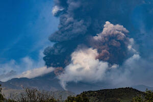ETNA PONOVO ERUPTIRALA: Veoma aktivna godina za vulkan, zabeleženo oko 50 erupcija! FOTO, VIDEO