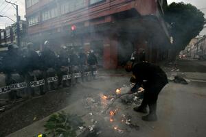 VANREDNO STANJE U GVATEMALI: Eskalirali sukobi zbog rudnika nikla, demonstranti zasuli policiju kamenjem, ona odgovorila suzavcem
