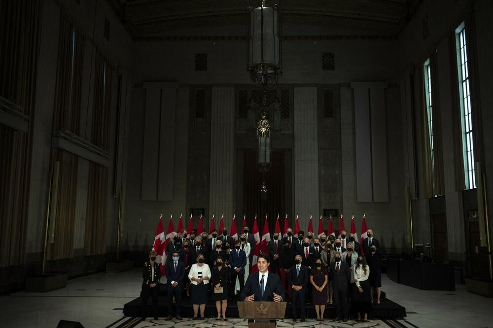 TRUDO REKONSTRUISAO VLADU: Ženama pripala glavna ministarstva u novom kabinetu premijera Kanade
