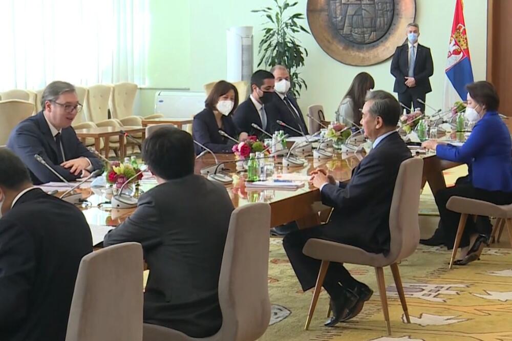 NAŠE PRIJATELJSTVO JE ČELIČNO: Predsednik Srbije razgovarao u četiri oka s kineskim šefom diplomatije Vangom (FOTO)
