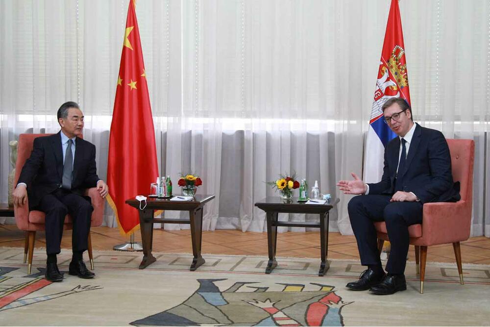 Aleksandar Vučić, Majkl Pompeo i Vang Ji, okt. 2021