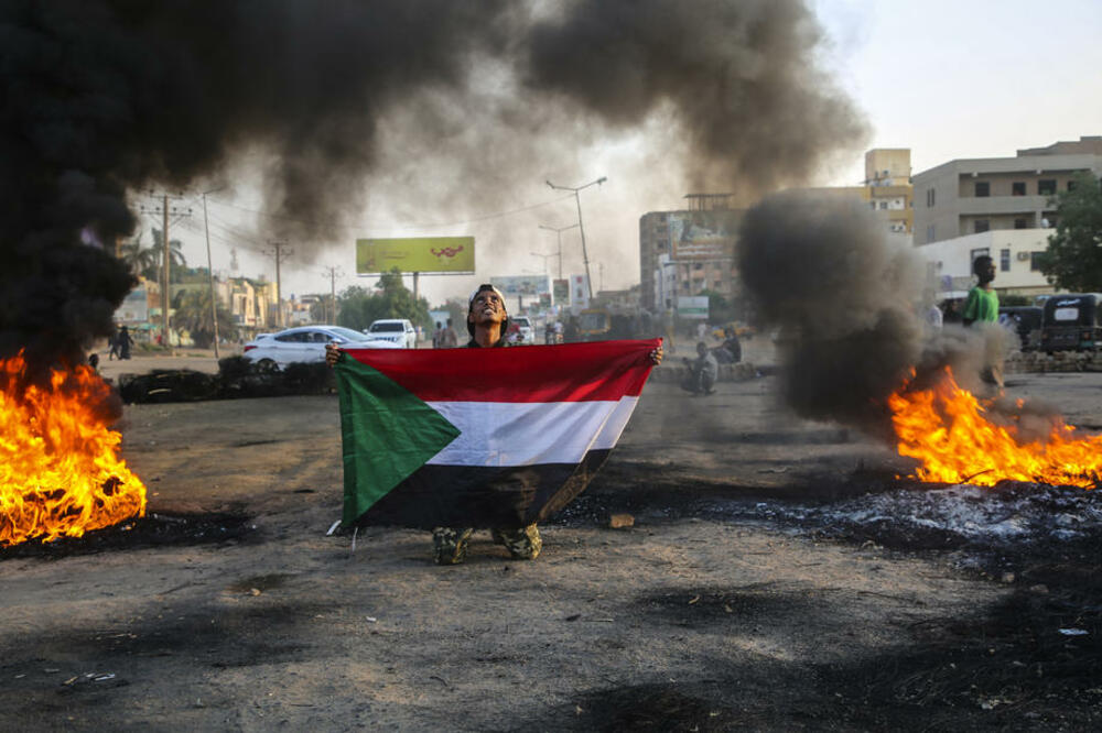 VOJNA HUNTA U SUDANU DA VRATI VLADU PREDVOĐENU CIVILIMA: Savet Bezbednosti UN traži i hitno oslobađanje uhapšenih!