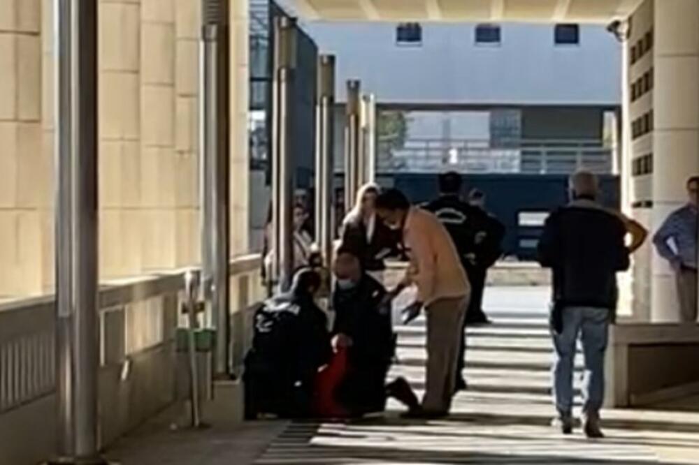 HAOS NA FAKULTETU U SPLITU Žena odbila da nosi masku, opirala se hapšenju, pala na pod: Jedva joj stavili lisice VIDEO
