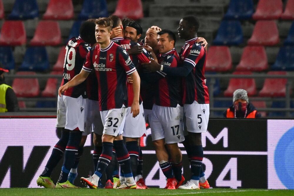 MIHA PREKINUO LOŠU SERIJU: Fudbaleri Bolonje pobedili Kaljari